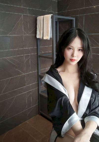 我和饥渴岳性在公交车上电影_1080P全集免费播放